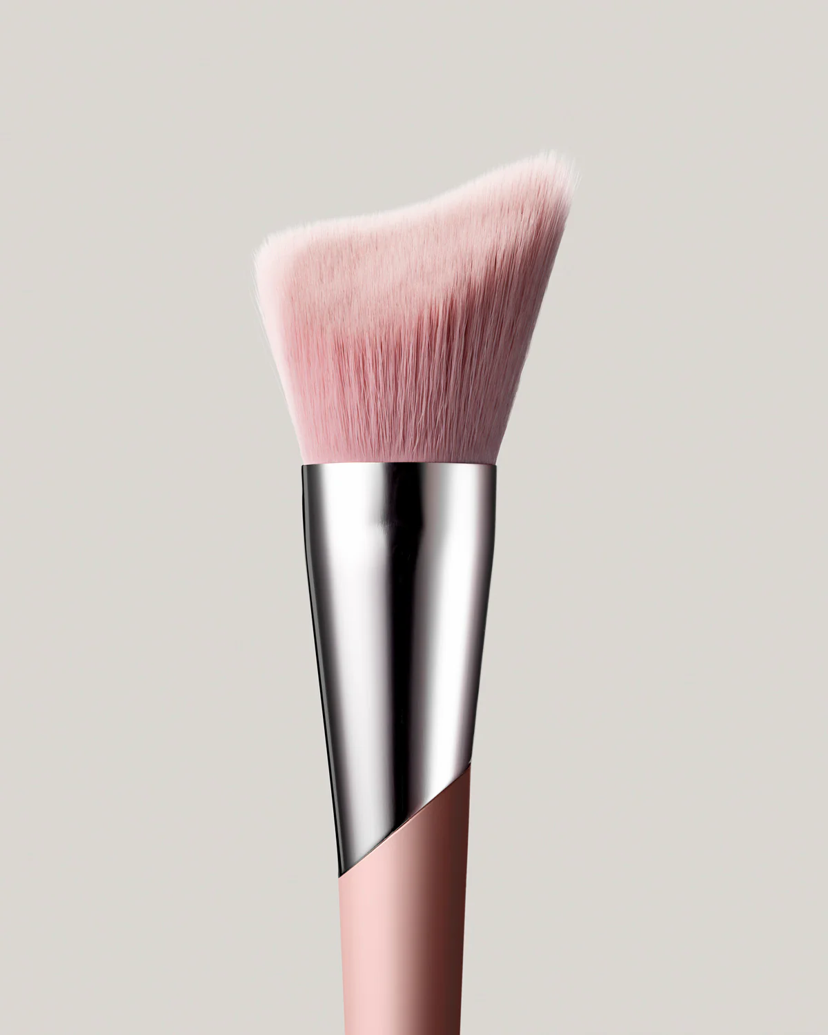 Cheek-Hugging Bronzer Brush 190 - Image 3