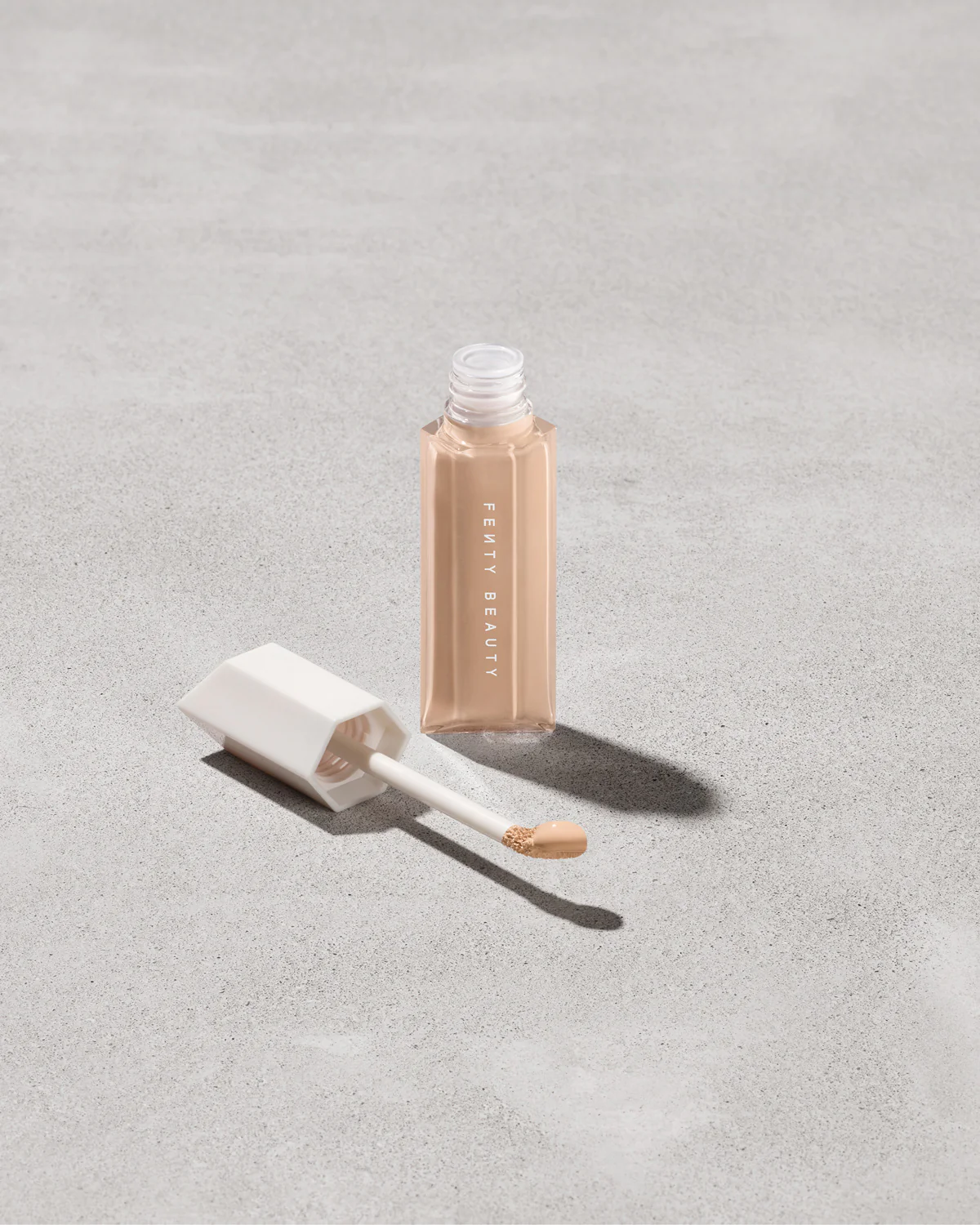 We're Even Hydrating Longwear Concealer — 200C